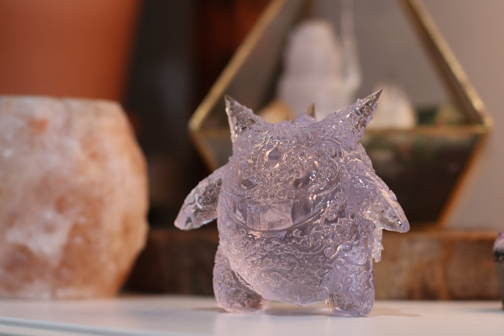 Figura de resina de Gengar ornamental transparente