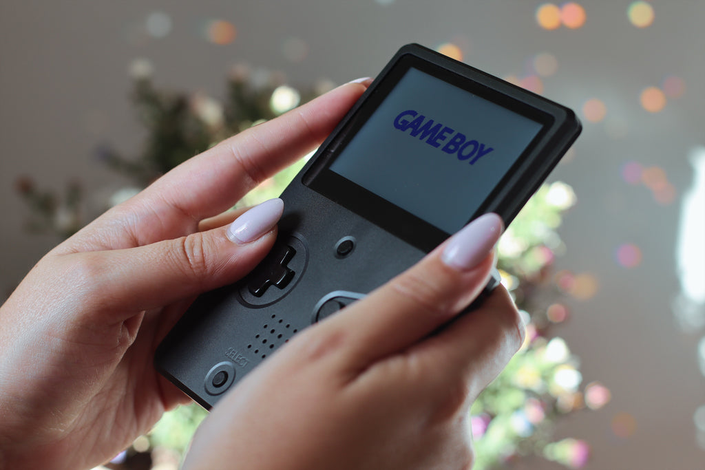 Gameboy Advance SP “Unhinged V2” de BoxyPixel (Carcasa metalíca)