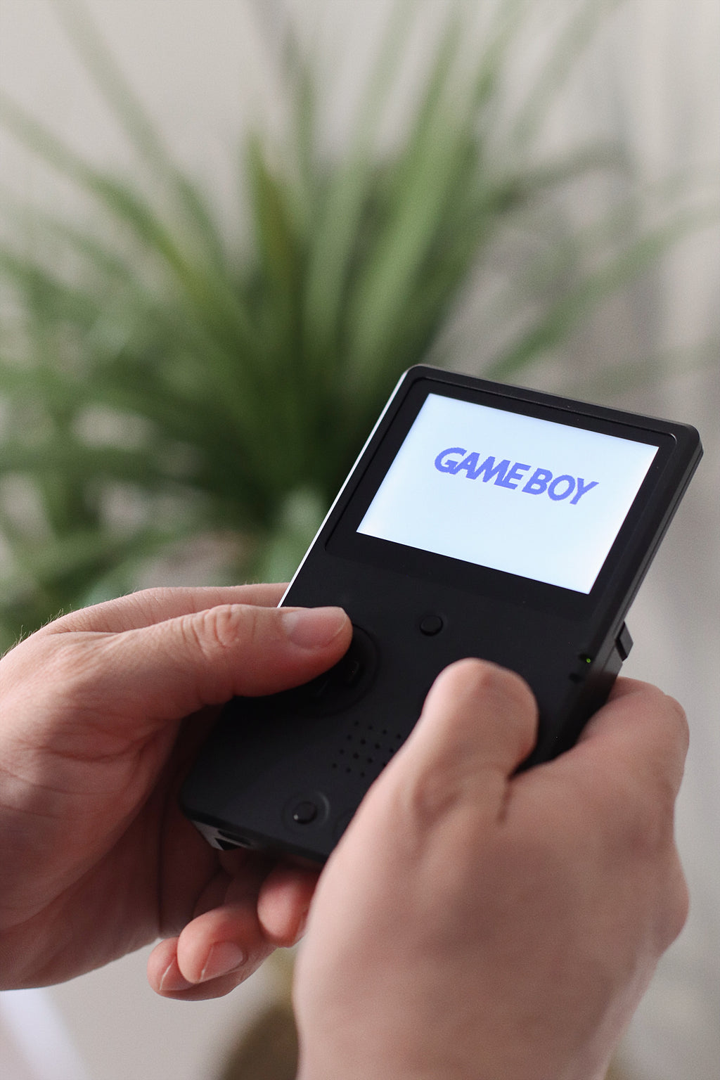 Gameboy Advance SP “Unhinged V2” de BoxyPixel (Carcasa metalíca)